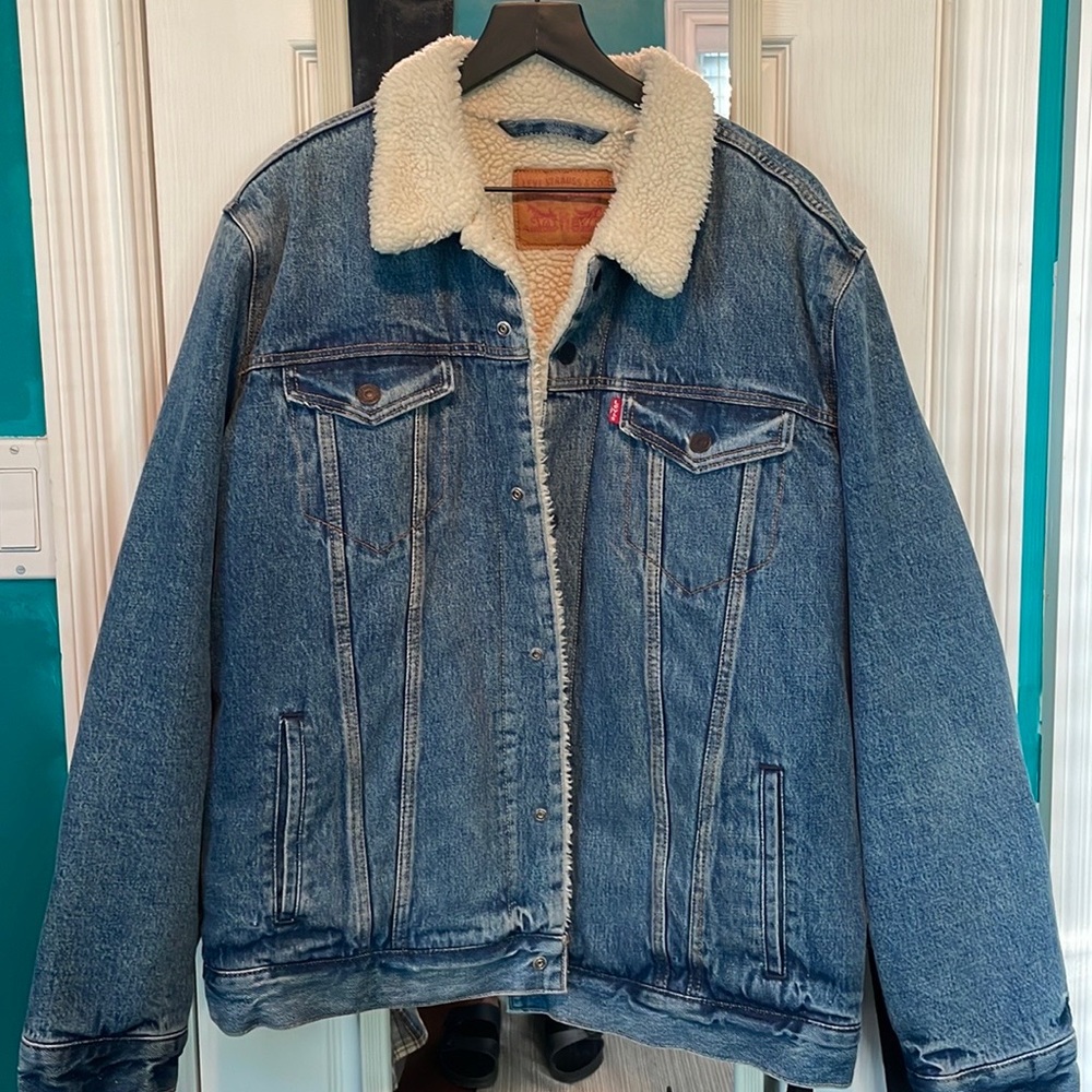 Levi’s Sherpa Jacket - Size XL